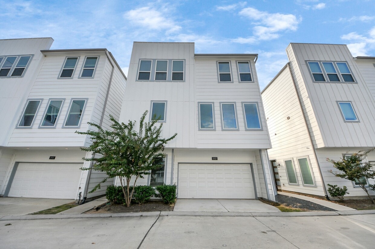 Building Photo - 1907 Lonestar Brook Ln