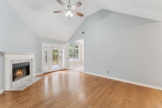 Foto del edificio - $500 RENT CREDIT | MOVE-IN READY! (Pet Friendly)