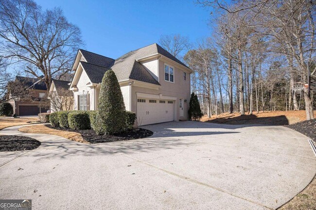 Building Photo - 5105 Deerlake Dr