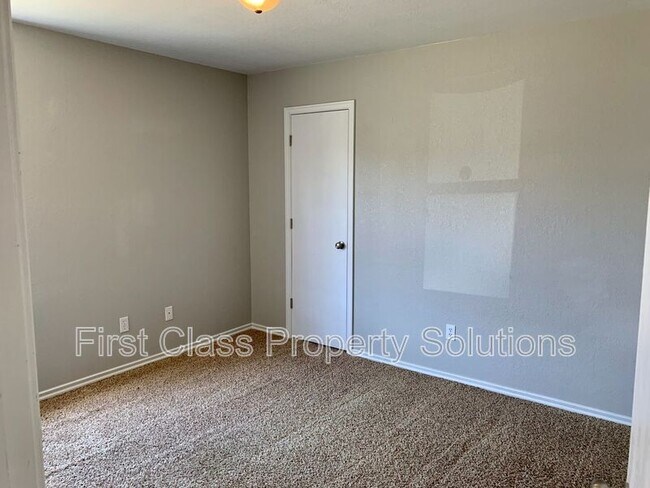 Building Photo - 4317 SE 87th St