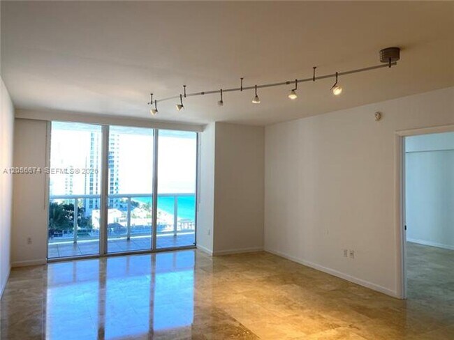 Building Photo - 1830 S Ocean Dr