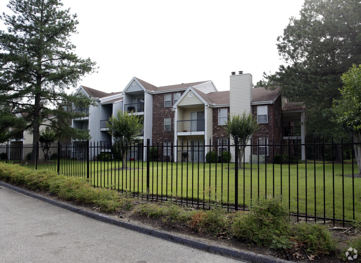 The Local Rentals in Memphis at 3251 Knight Trails Cir Memphis, TN