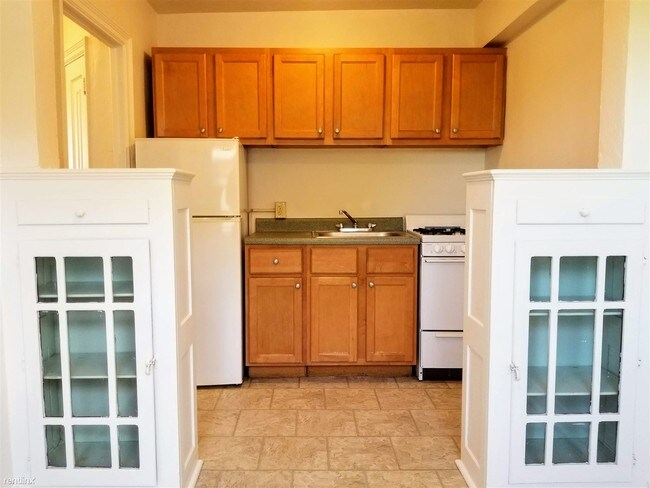 Foto del edificio - 1 br, 1 bath Apartment - 5700 Munhall Road #6
