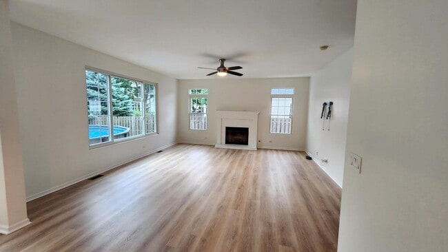 Building Photo - 1523 Schumacher Dr