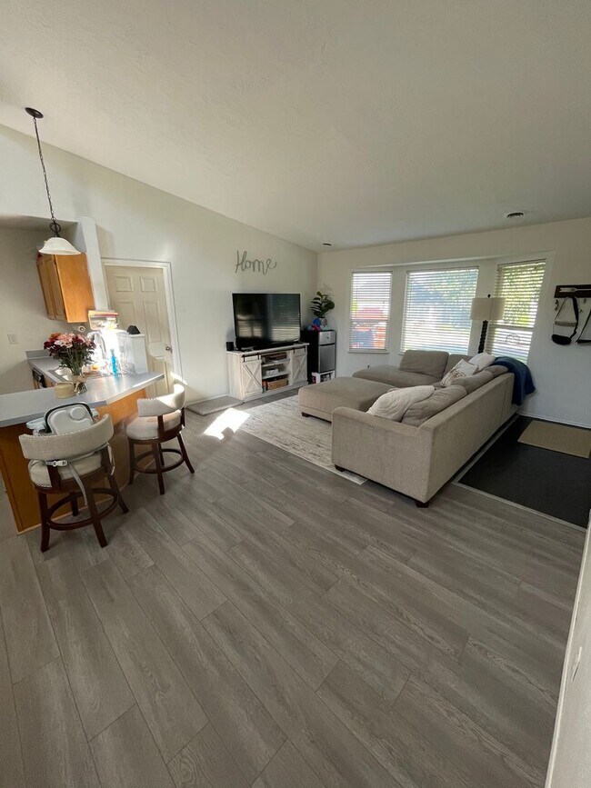 Foto del edificio - Southeast Boise Rental with Vaulted Ceilin...