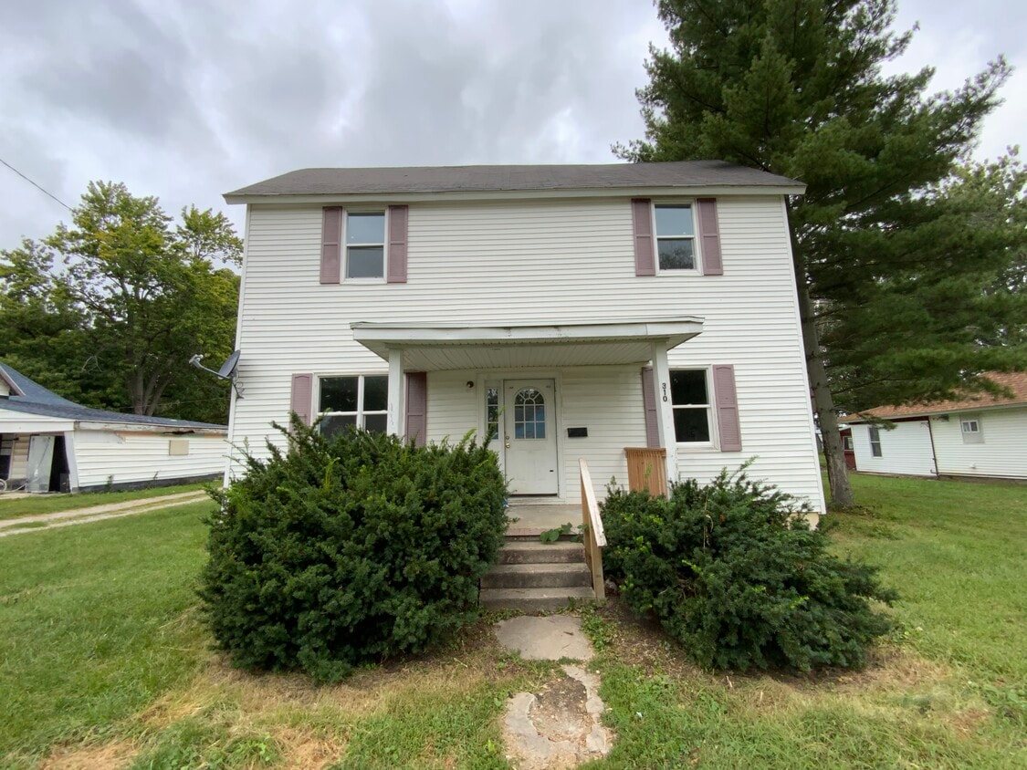 310 Stewart St, Rossville, IL 60963 House for Rent in Rossville, IL