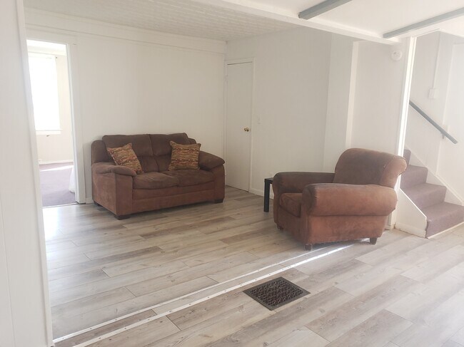Living room - 71 W Utica St