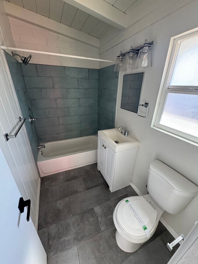 Foto del edificio - 2762 N Forgeus Ave