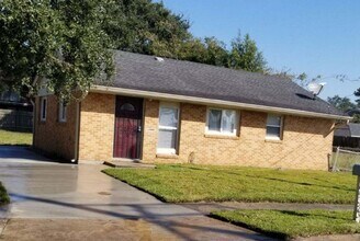 Building Photo - 4323 Mendez St