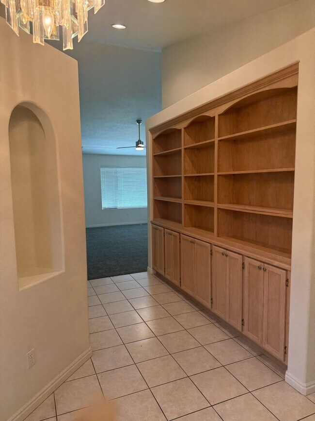 Foto del edificio - Single-Level Home with Community Pool, Gym...