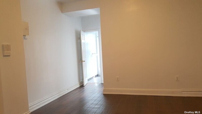 Building Photo - 32-23-32-48 48th St