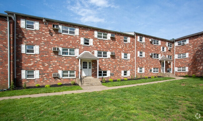 Exterior - Cedar Court