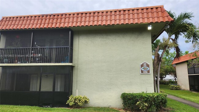 Building Photo - 9708 Hammocks Blvd