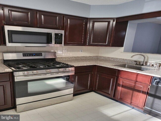 Foto del edificio - 6 Halstead Pl