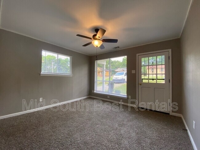 Foto del edificio - 1616 Cameron St