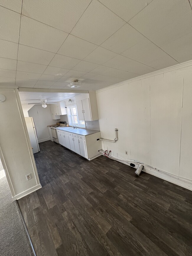 Building Photo - 5043 Old Marlboro Rd