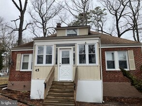 Building Photo - 45 W Lakeshore Dr