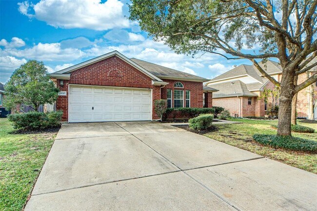 Foto del edificio - 2830 Falcon Knoll Ln