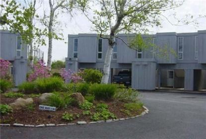 Foto principal - 29 Fairway Pl