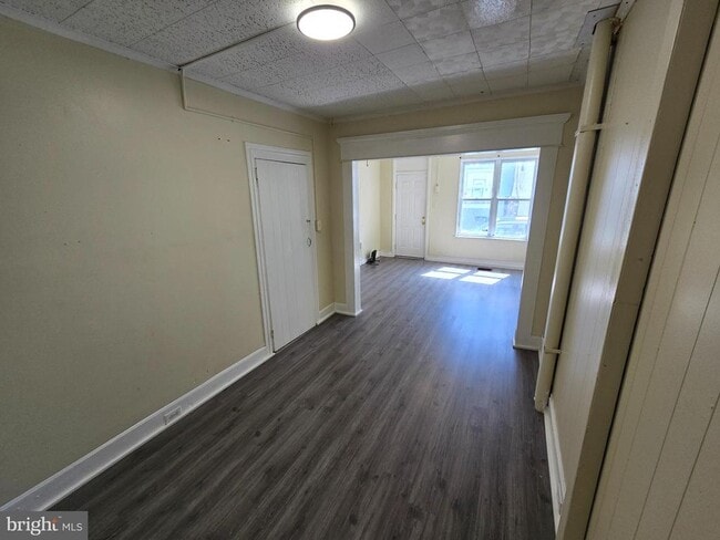 Building Photo - 330 Moss St