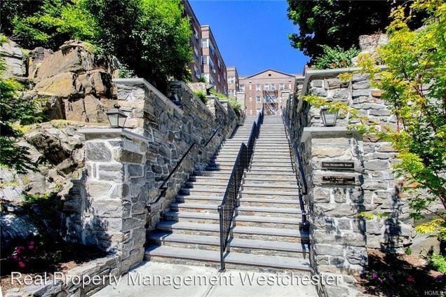 Building Photo - 1 br, 1 bath House - 1 Bronxville Road 6C