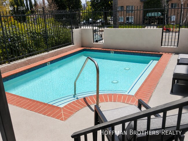 Foto del edificio - 11473 Riverside Dr