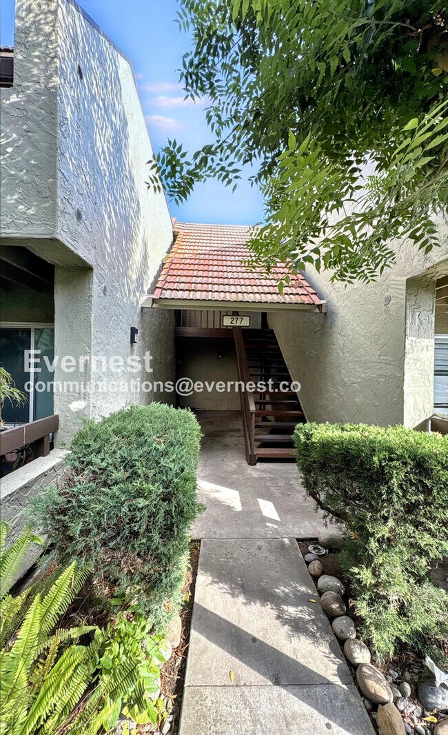 Building Photo - 277 Tradewinds Dr