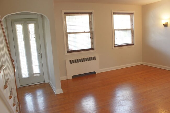Building Photo - 3515 Parklawn Ave