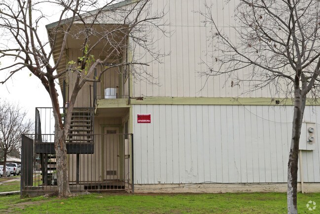 Building Photo - 330 S Garden Ave