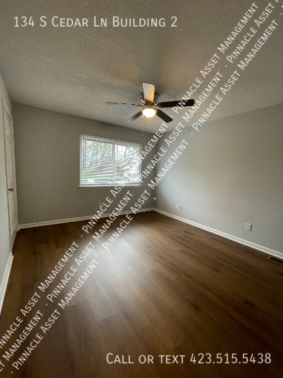 Building Photo - 134 S Cedar Ln