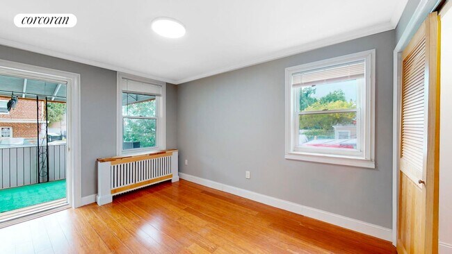 Building Photo - 2717 Young Ave