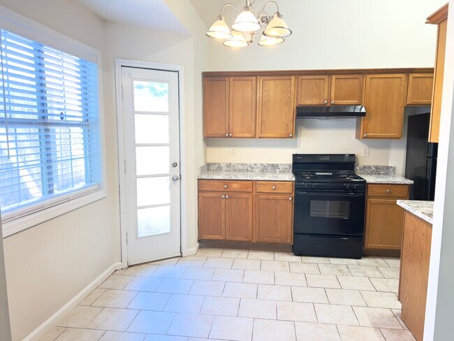 Foto del edificio - 3694 Sapphire Ct