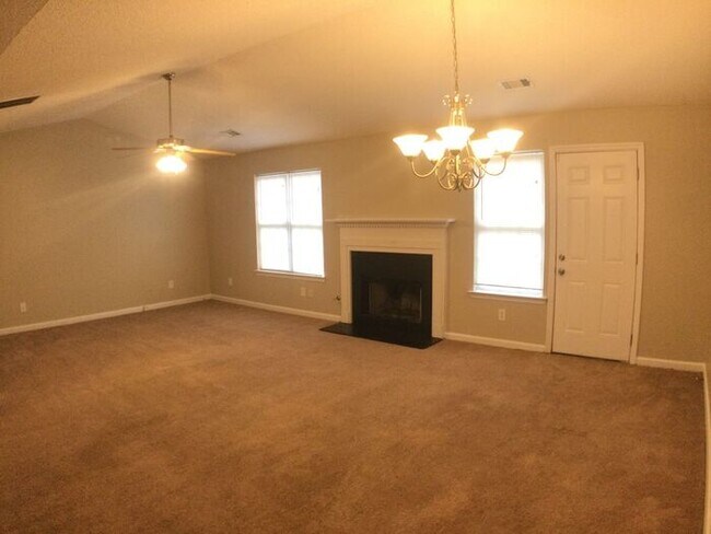 Building Photo - 4907 Larkspur Ln