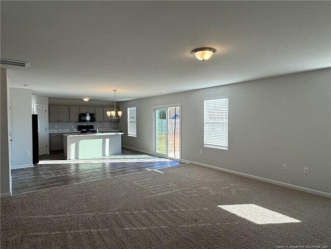 Foto del edificio - 204 Taylors Crk Wy