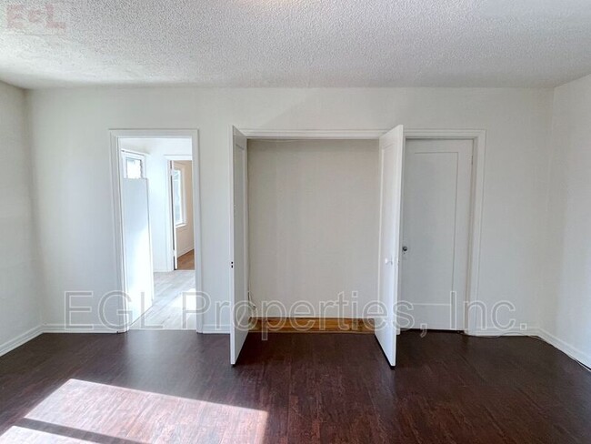 Building Photo - 119 W Lomita Ave
