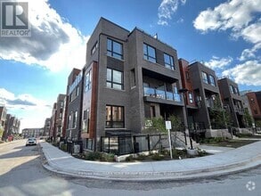 Building Photo - 17-17 Lytham Grn Cir