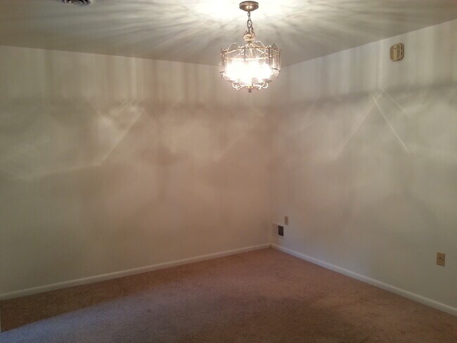 Comedor - 507 N Neville St