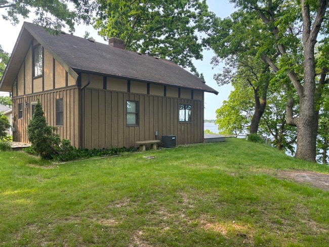 Building Photo - 646 Island