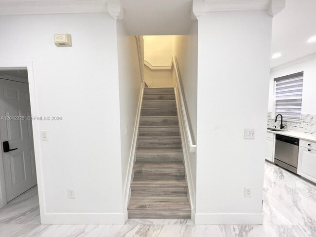 Building Photo - 721 NW 170th Terrace