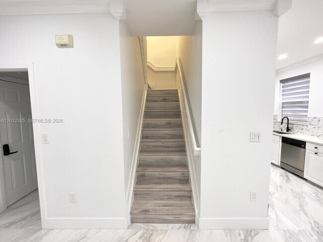 Foto del edificio - 721 NW 170th Terrace