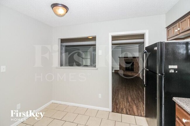 Foto del edificio - 5864 Ridgehill Dr