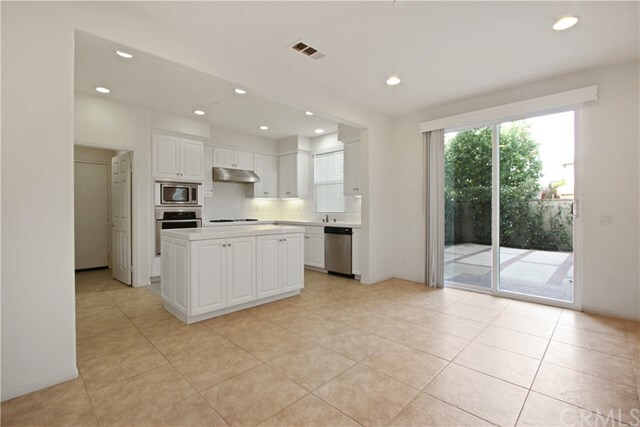 Building Photo - 15538 Sonora St