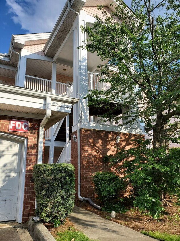Primary Photo - Available Now 2 bedroom 2 bathroom