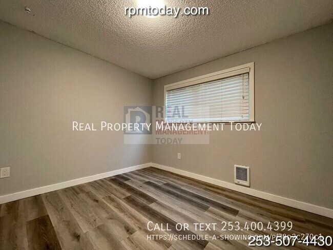 Foto del edificio - 6451 S Stevens St