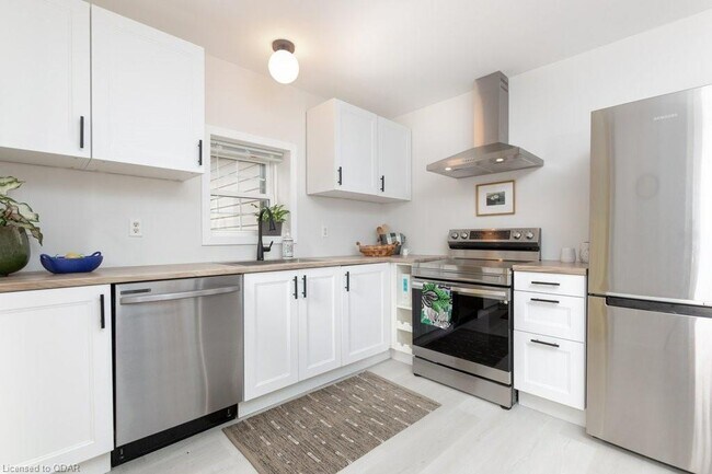 Photo du bâtiment - Alexander Street - 1 Bed