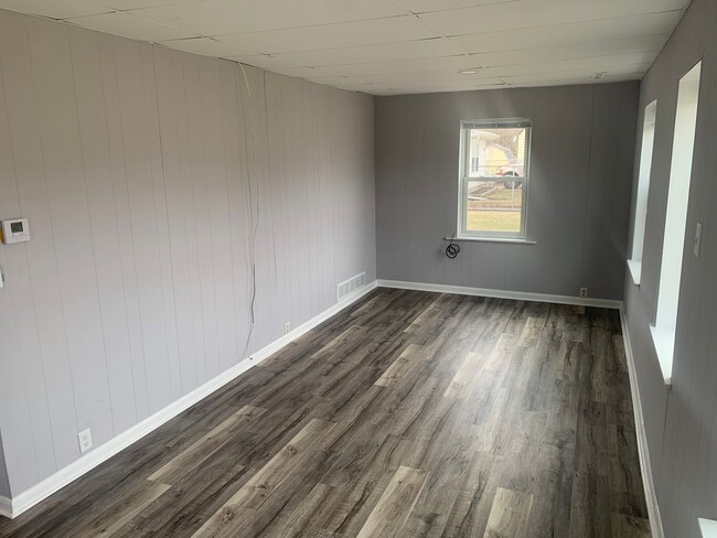 Building Photo - 1 bedroom house in peoria heights