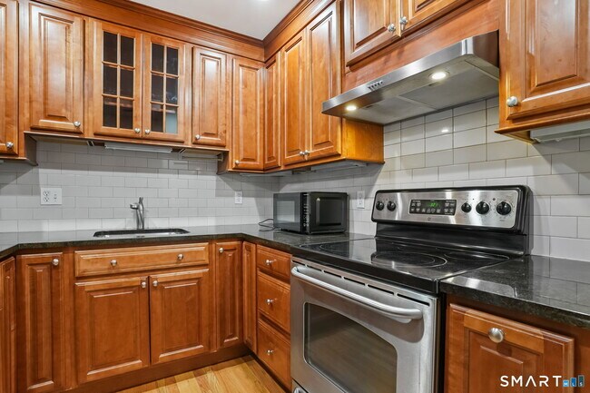 Foto del edificio - 6 Silvermine Ave