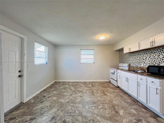 Foto del edificio - 522 NW 11th Ave