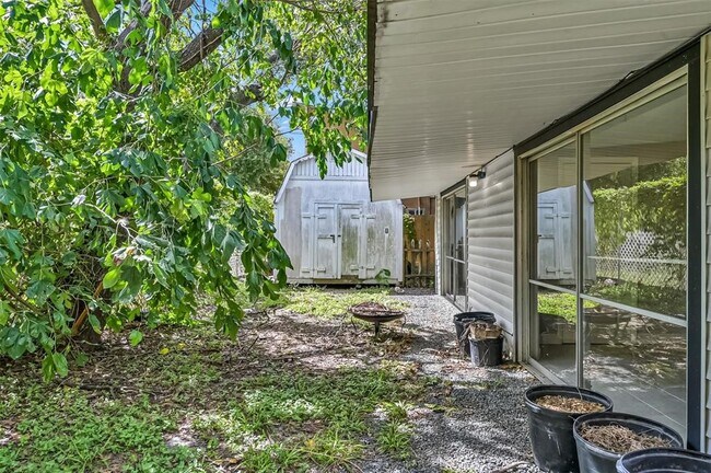 Foto del edificio - 931 W Cavalcade St