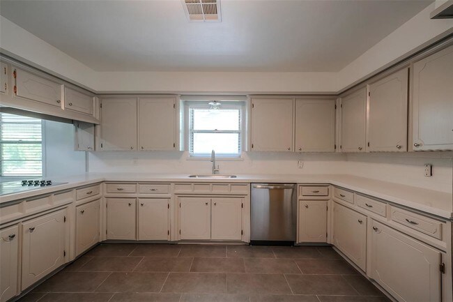 Building Photo - 6415 Kury Ln